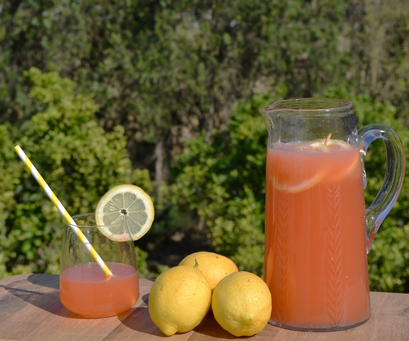 LLIMONADA ROSA (PINK LEMONADE)