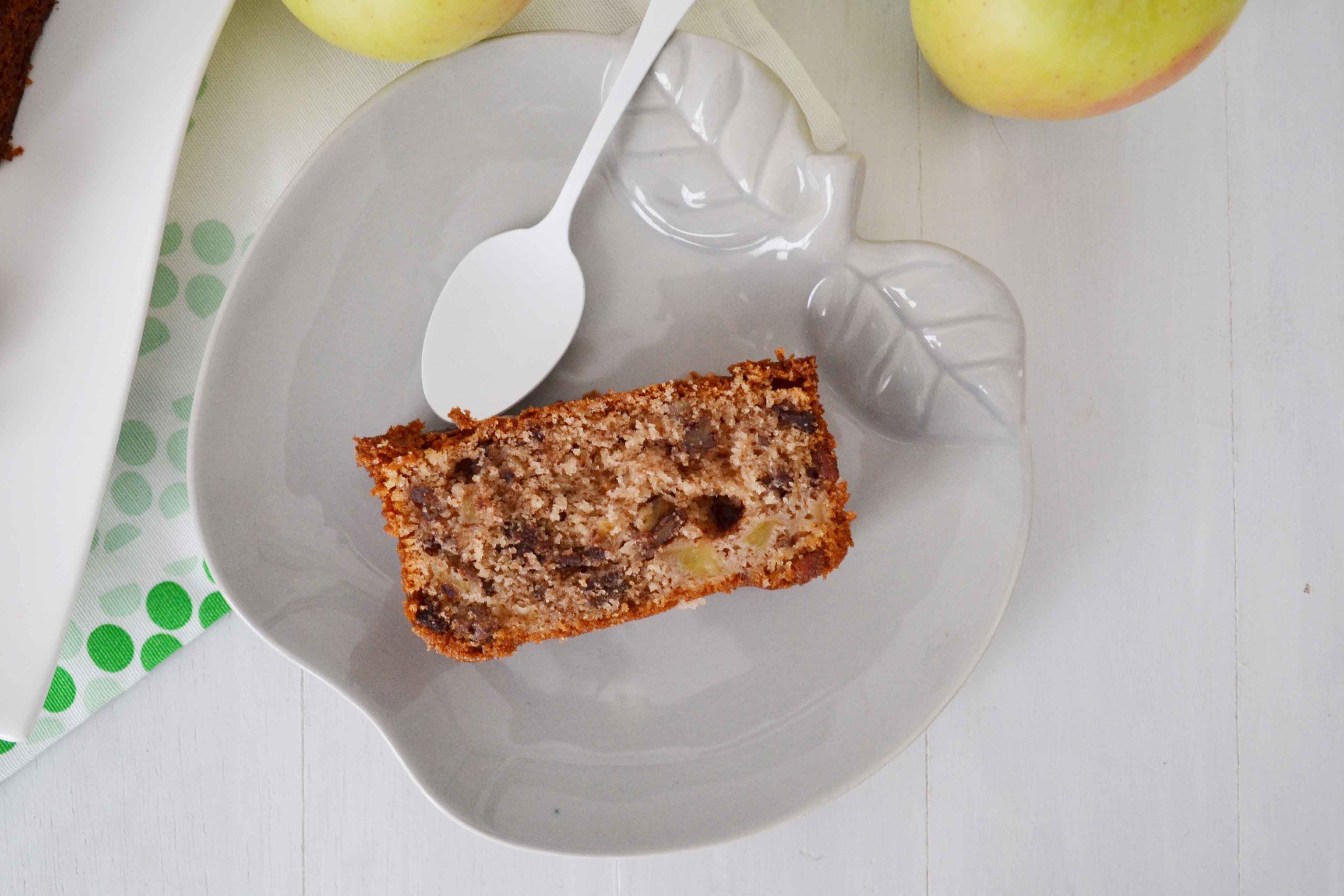 NUTTY APPLE LOAF (PA DE NOUS I POMA)
